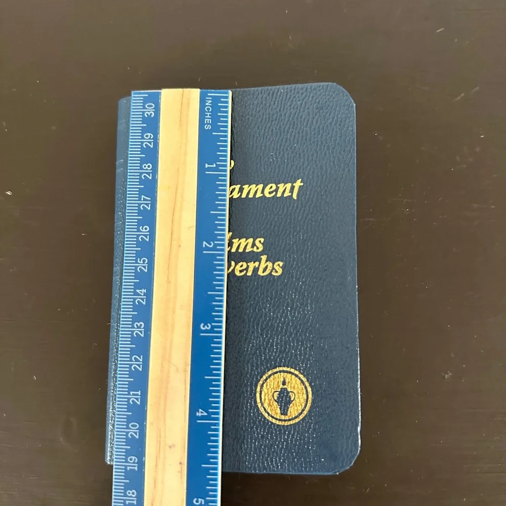 Gideons International Pocket Bible New Testament Psalms Proverbs Blue Gold